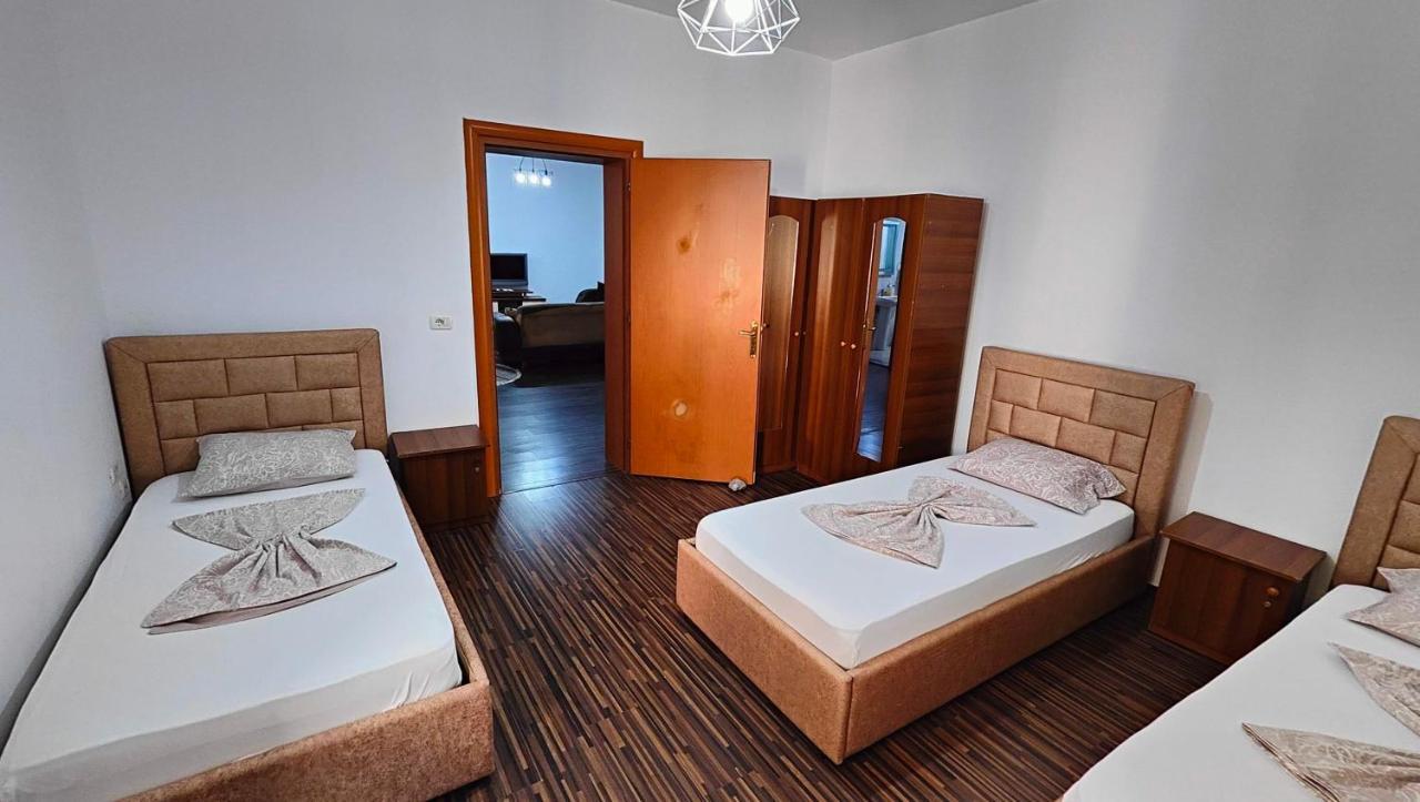 Appartamento Familiare Di Toni Shkoder Exterior photo